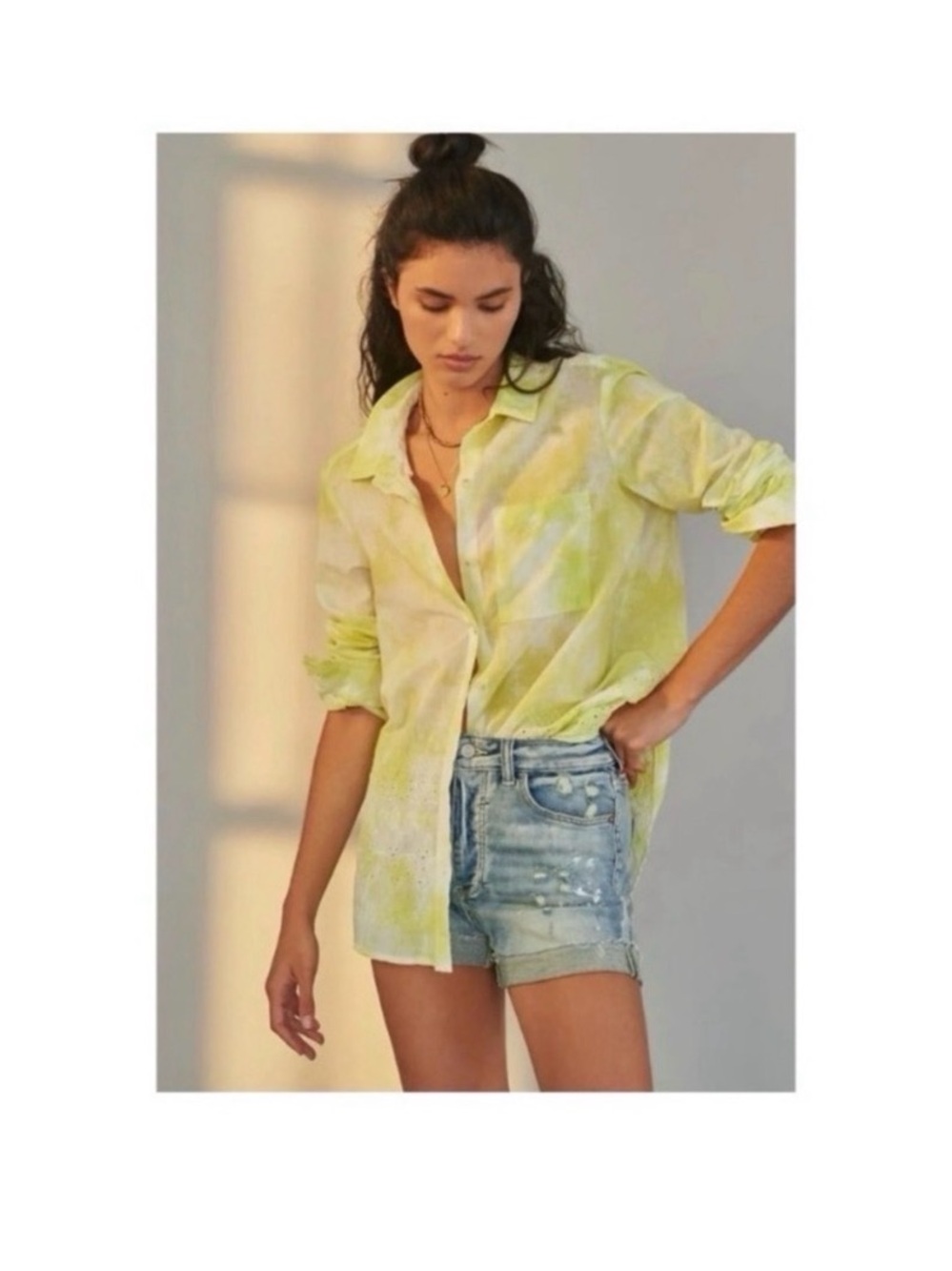 ANTHROPOLOGIE Pilcro High Rise Paint Splatter Jean Shorts Size 28 - Picture 2 of 10
